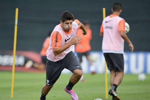 Alvaro-Morata-en-el-entrenamie_54412332395_54115221152_960_640