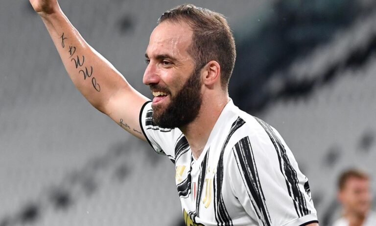 higuain saluto